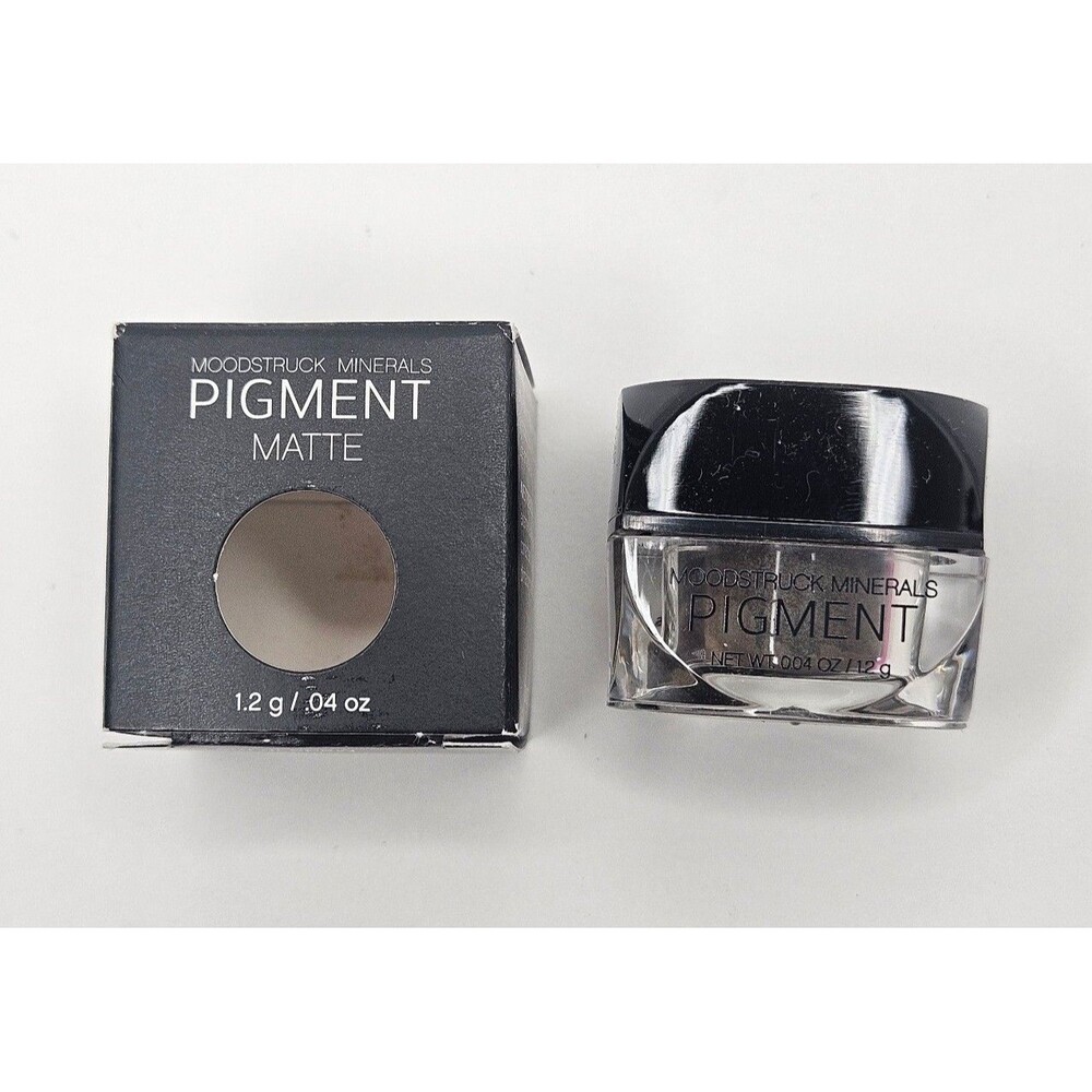 Younique Moodstruck Minerals Pigment Matte Enamored New in Box